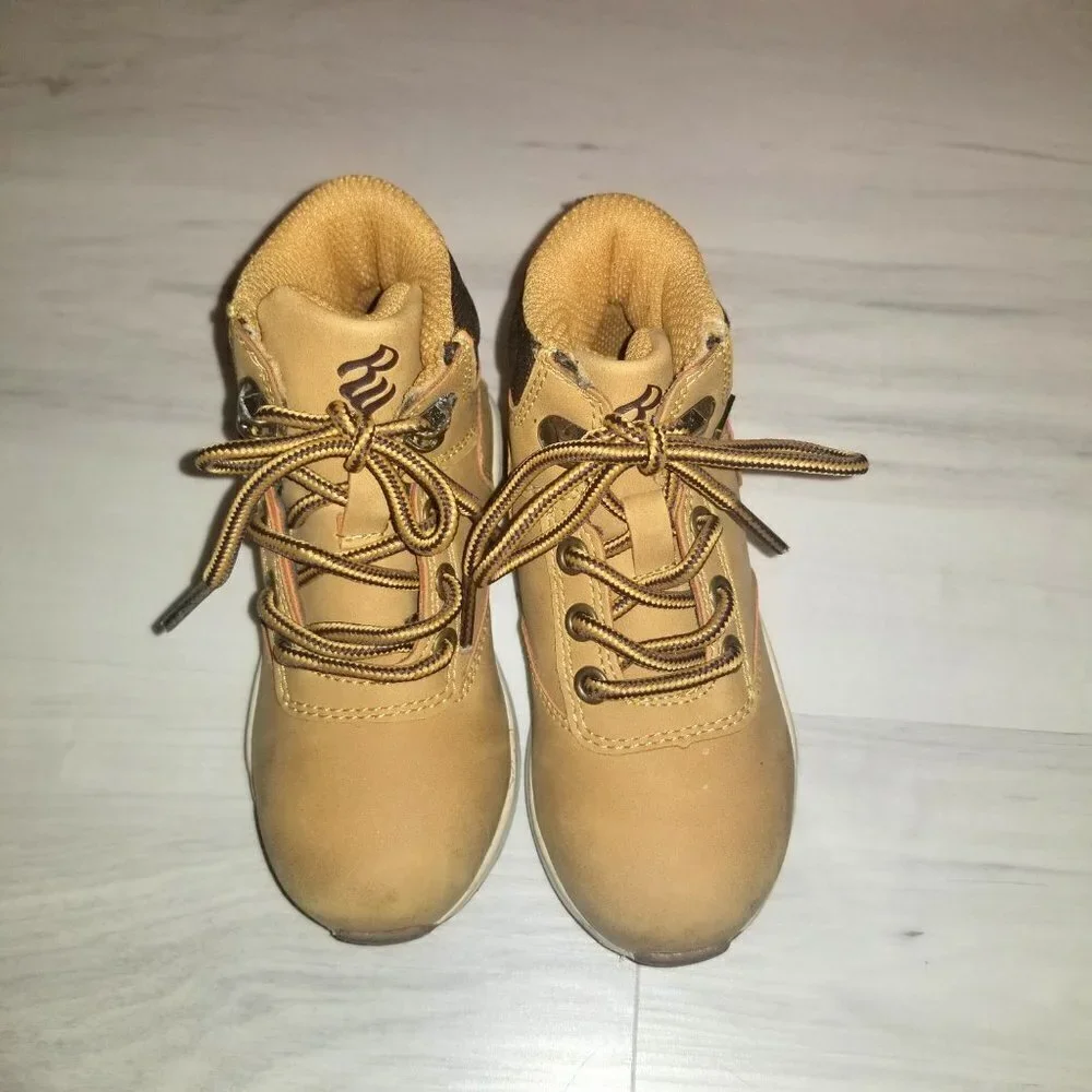 RU RocaWear Boys Ronny Faux Leather Boots Size 9